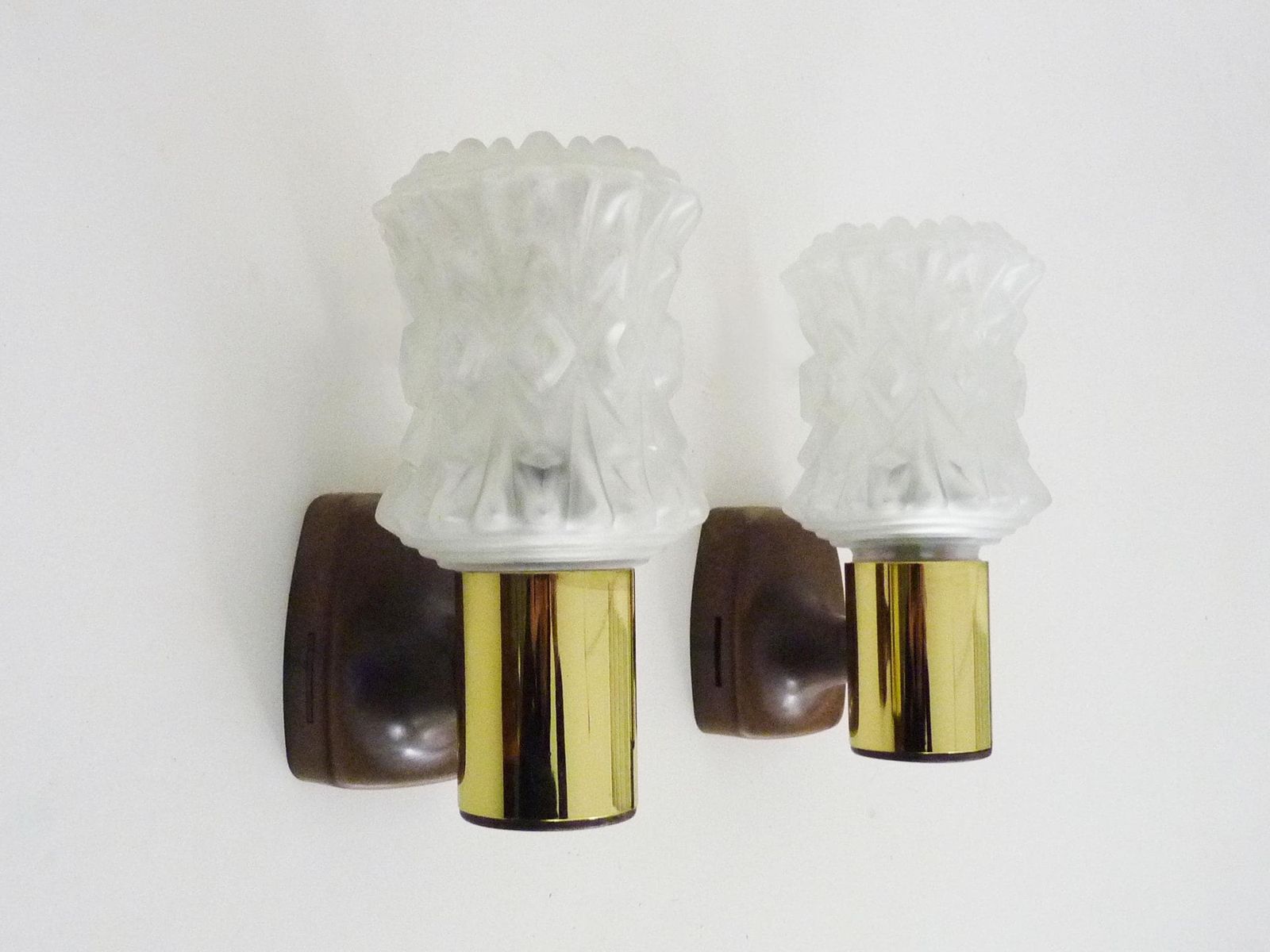 Pair Of Vintage Italian Targetti Wall Sconces In Gold Tone Metal With Glass Globes photo Lighting