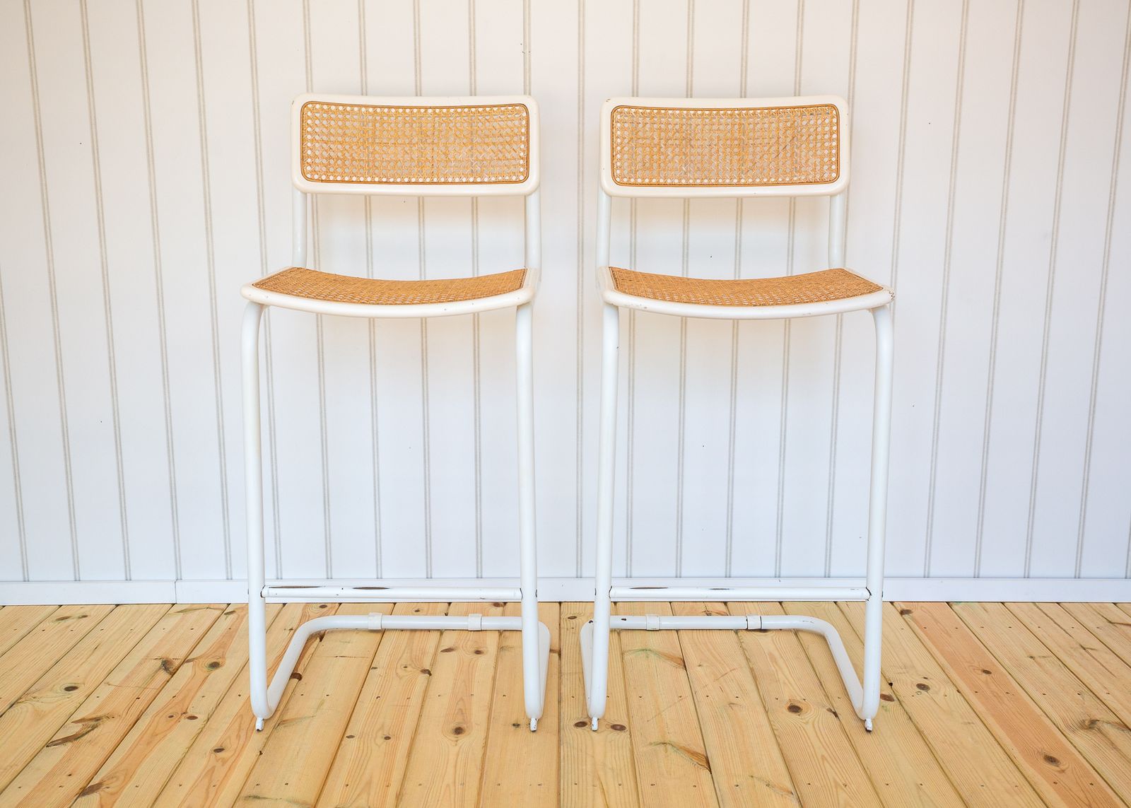 2 White Cesca Barstools Marcel Breuer B64 S64 Bauhaus Rattan Bar Chair Mcm 1970s Pair Bar Stools Bar Chairs Mid Century photo vinterior