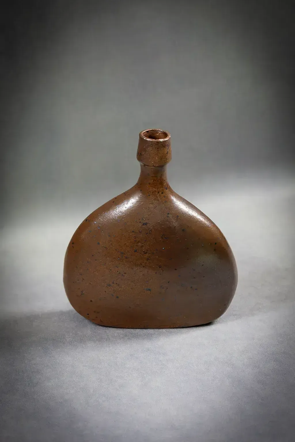 Soliflore Vase In Brown Stoneware By Roland Zobel – Les Cyclades, Anduze photo furniture