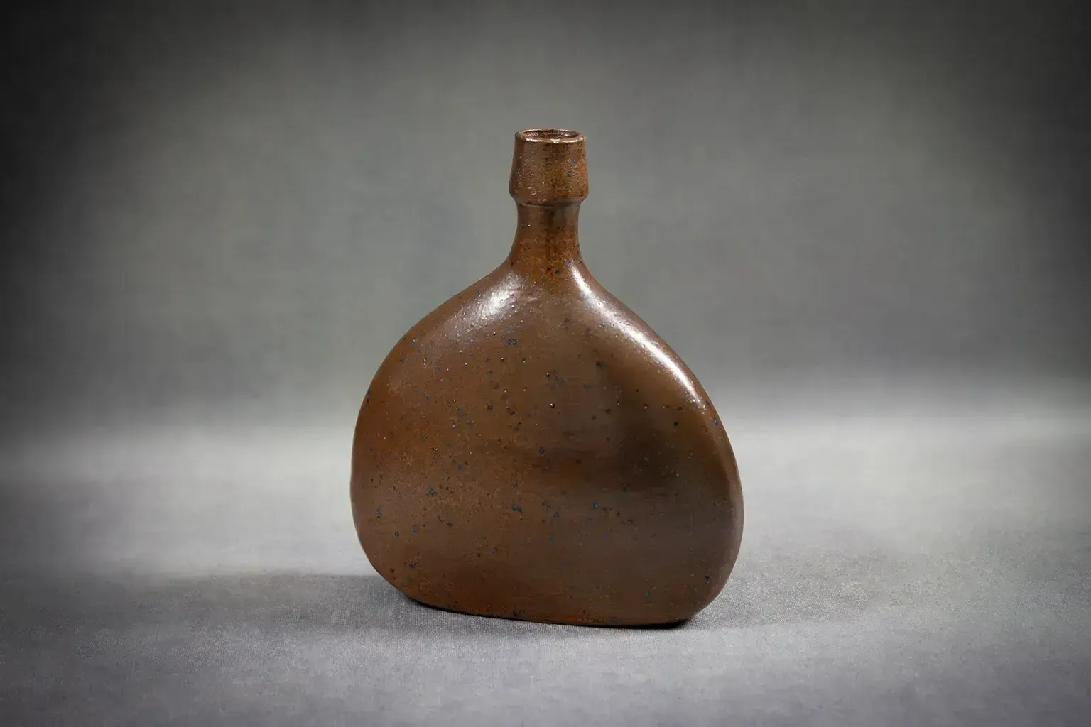 Soliflore Vase In Brown Stoneware By Roland Zobel – Les Cyclades, Anduze photo for sale
