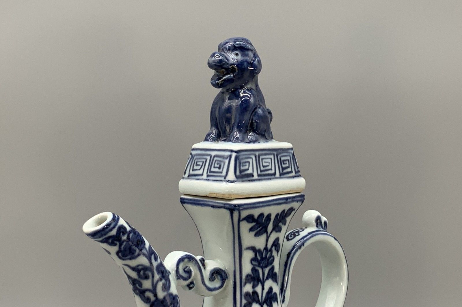 photo furniture Superb Early 20thc Chinese Blue & White Ming Dynasty Style Porcelain Teapot Ewer