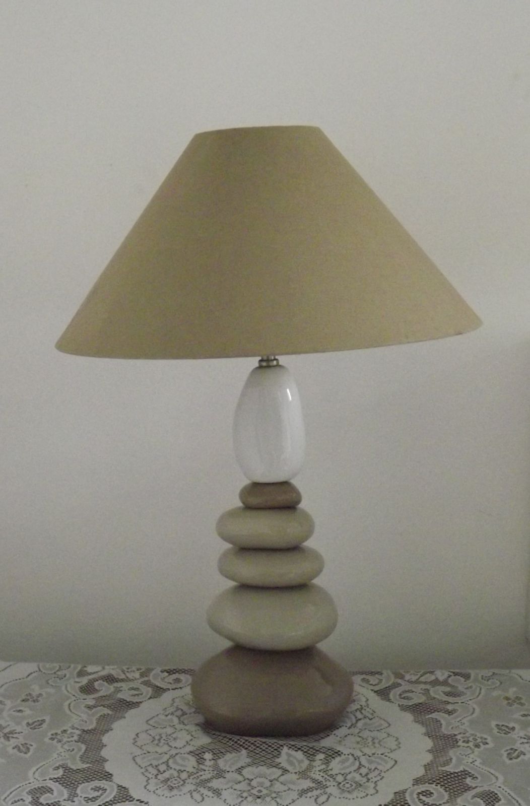 Grande lampe de table vintage céramique, galet brun et beige avec abat-jour, années 1990 photo for sale
