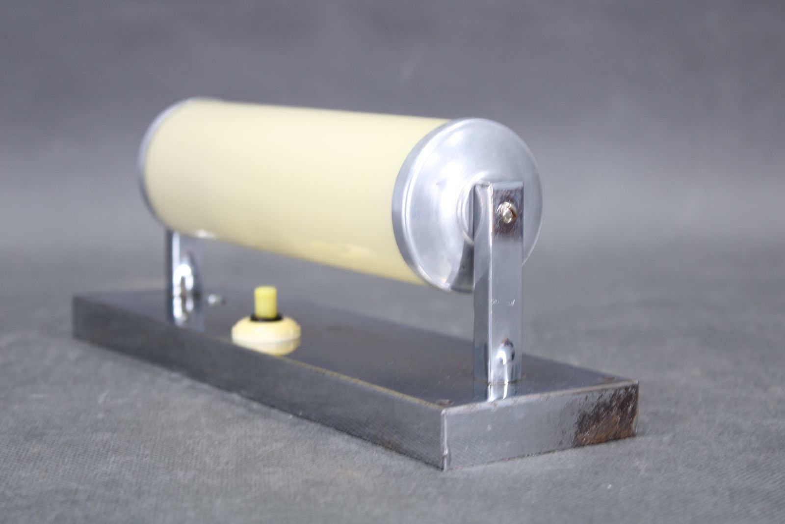 1930s Bauhaus Chrome Tubular Wall Light, Cream Glass Shade, Czechoslovakia, Esč photo vinterior