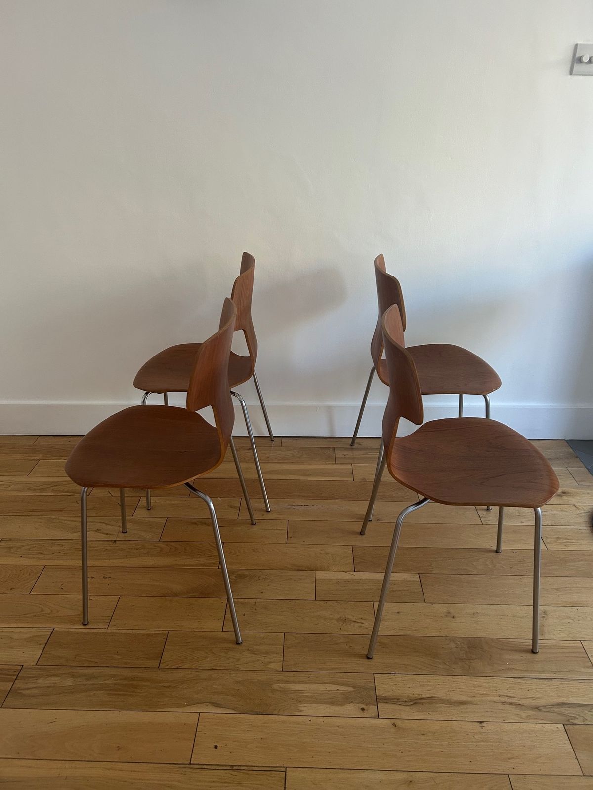 Arne Jacobsen Fritz Hansen Model 3103 “Hammer” Chairs Set Of 4 Mid Century Danish photo furniture