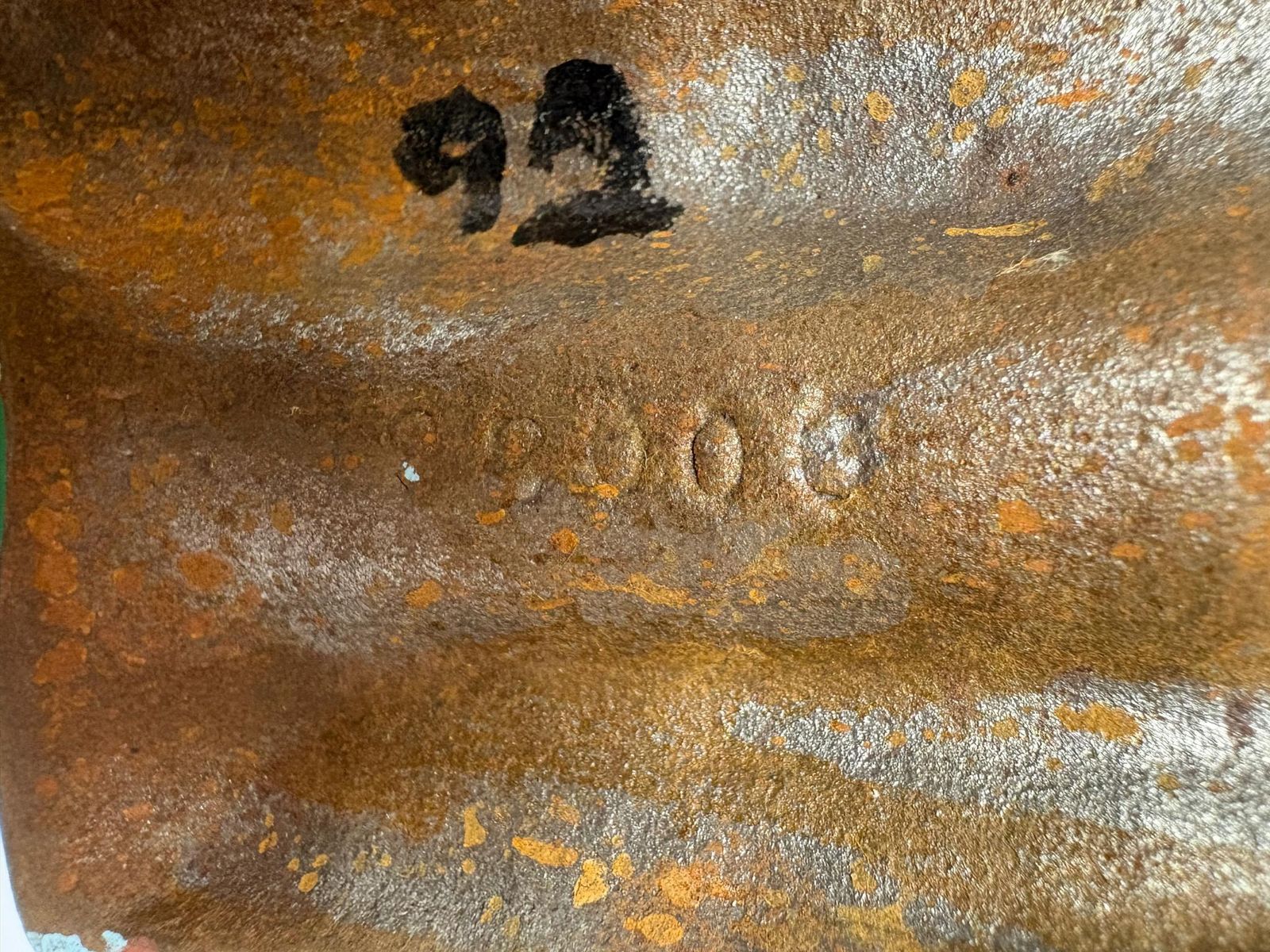 Early 20th‑Century Cast‑Iron Doorstop Of Bob Cratchit & Tiny Tim From Dickens’ A Christmas Carol. photo vinterior