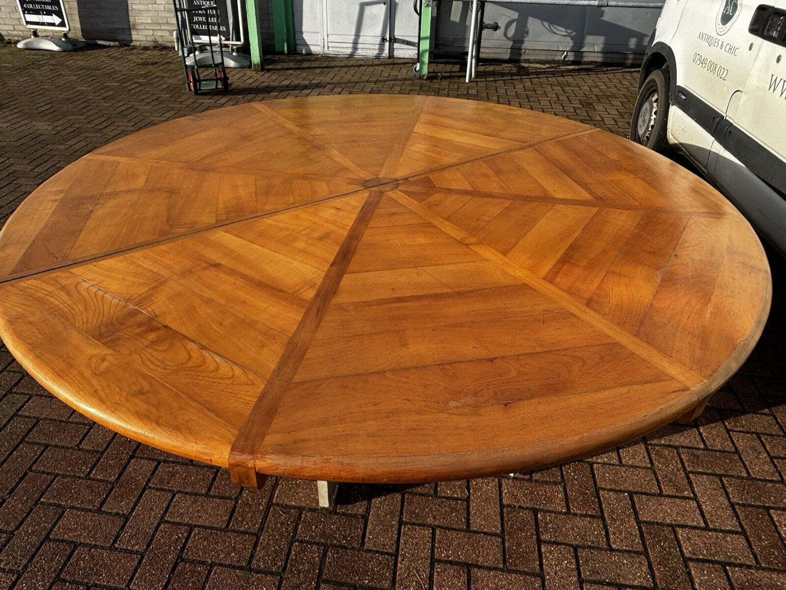 photo vintage Mid Century Dining Table. Fabulous Quality, Seats 8 But Could Seat 10 12