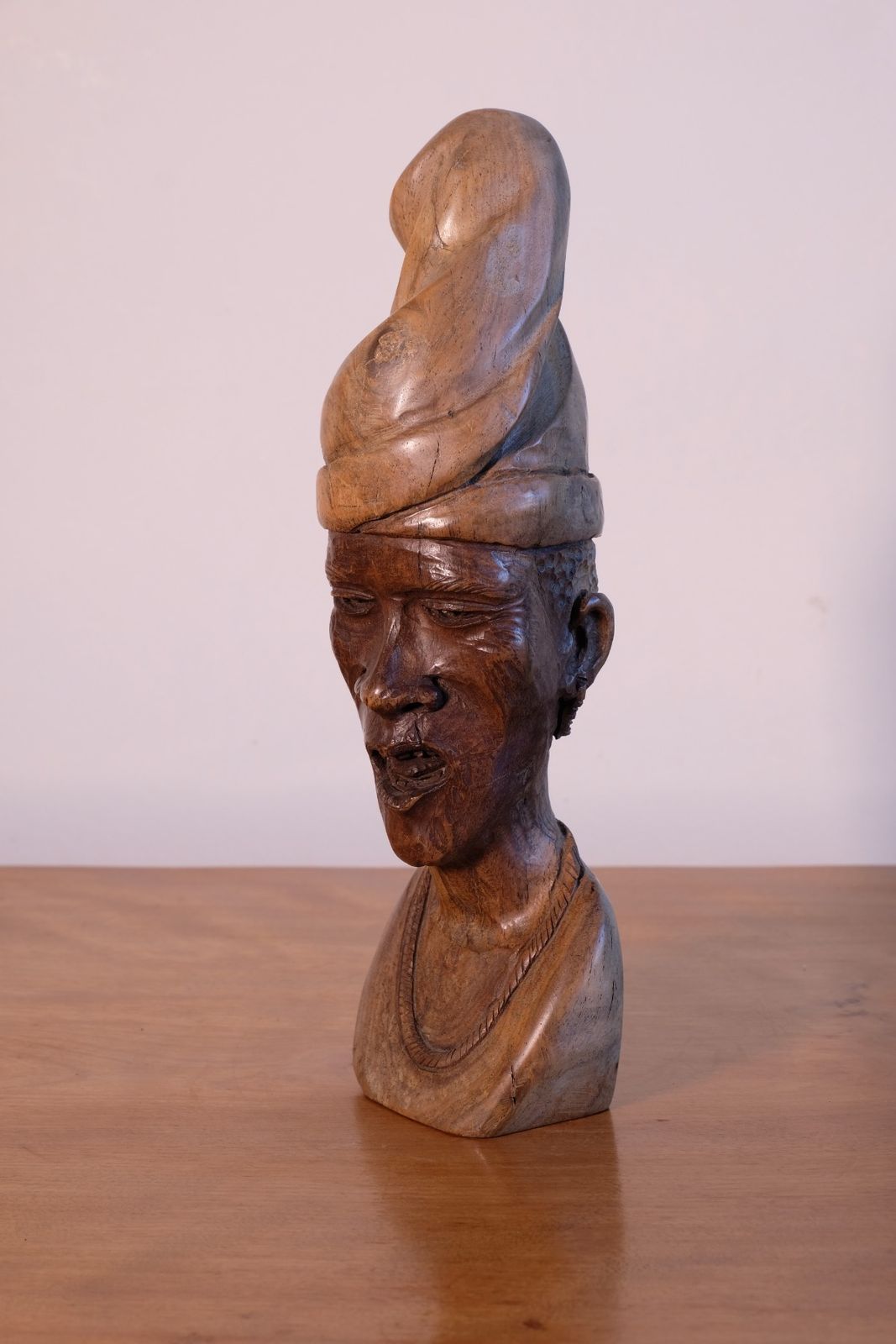 photo furniture African Hand Carved Wooden Sculpture – Tribal Portrait Art (24.5cm)