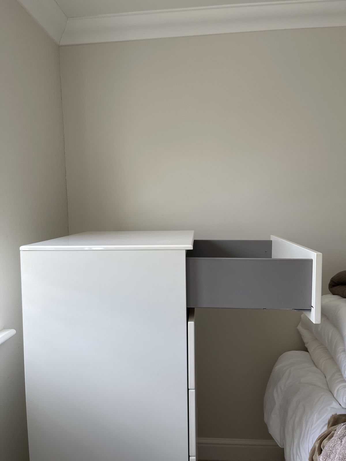 photo buy Rolf Fransson Abstracta Arctic Cabinet White Gloss