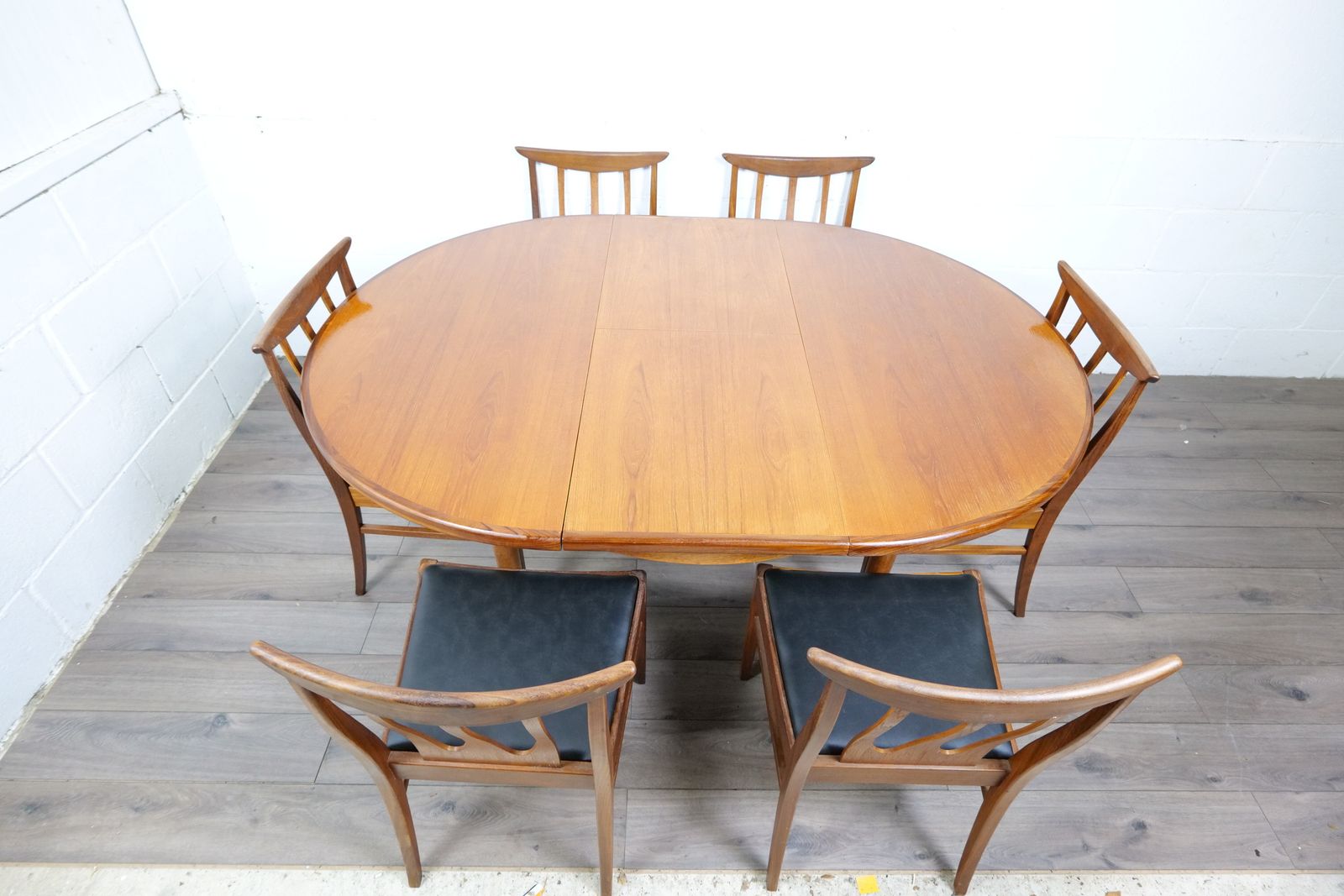 G Plan Fresco Circular Dining Table & 6 Brasilia Chairs photo for sale
