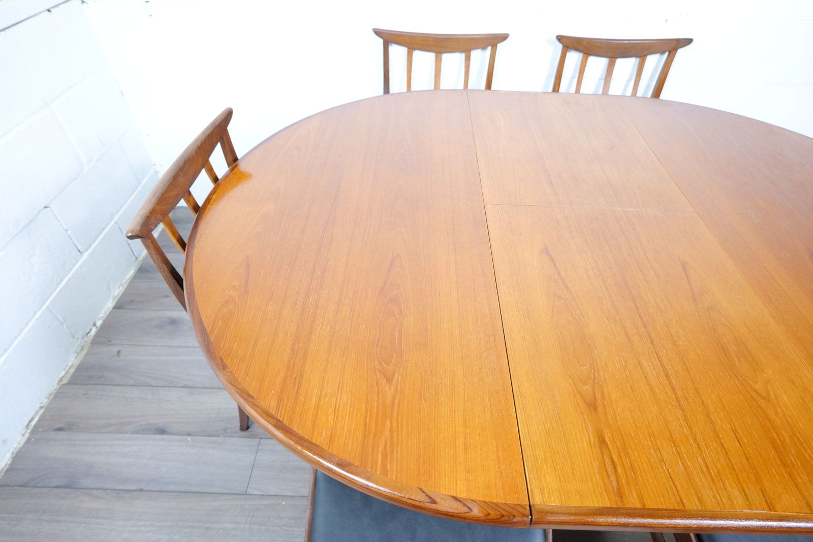 G Plan Fresco Circular Dining Table & 6 Brasilia Chairs photo Furniture
