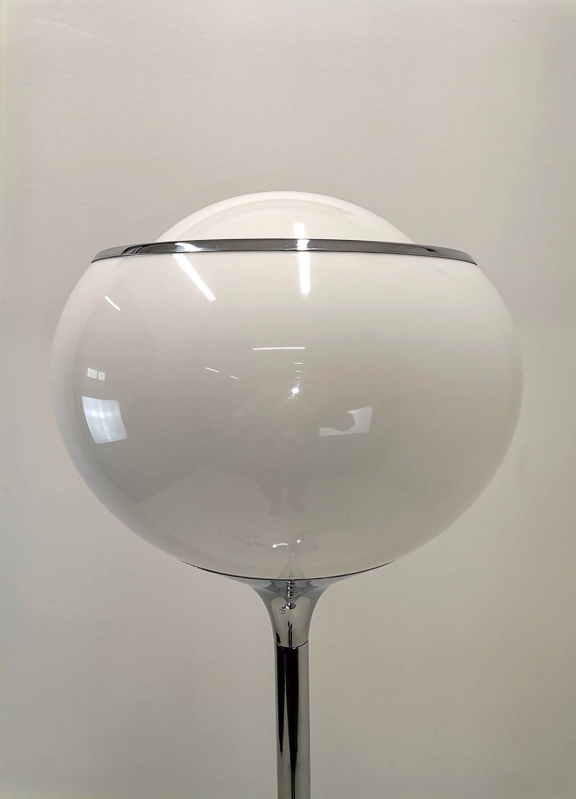Midcentury Bud Floor Lamp By Meblo Guzzini / White Sphere And Chrome Floor Lamp / 70s Italian Design Made In Yugoslavia photo vinterior