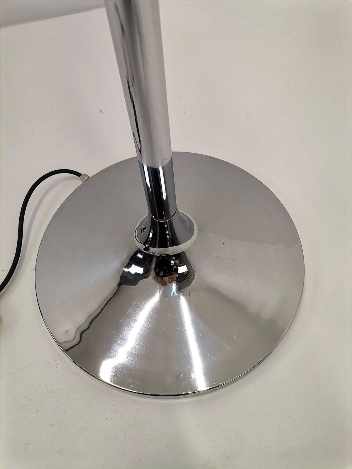 Midcentury Bud Floor Lamp By Meblo Guzzini / White Sphere And Chrome Floor Lamp / 70s Italian Design Made In Yugoslavia photo vintage