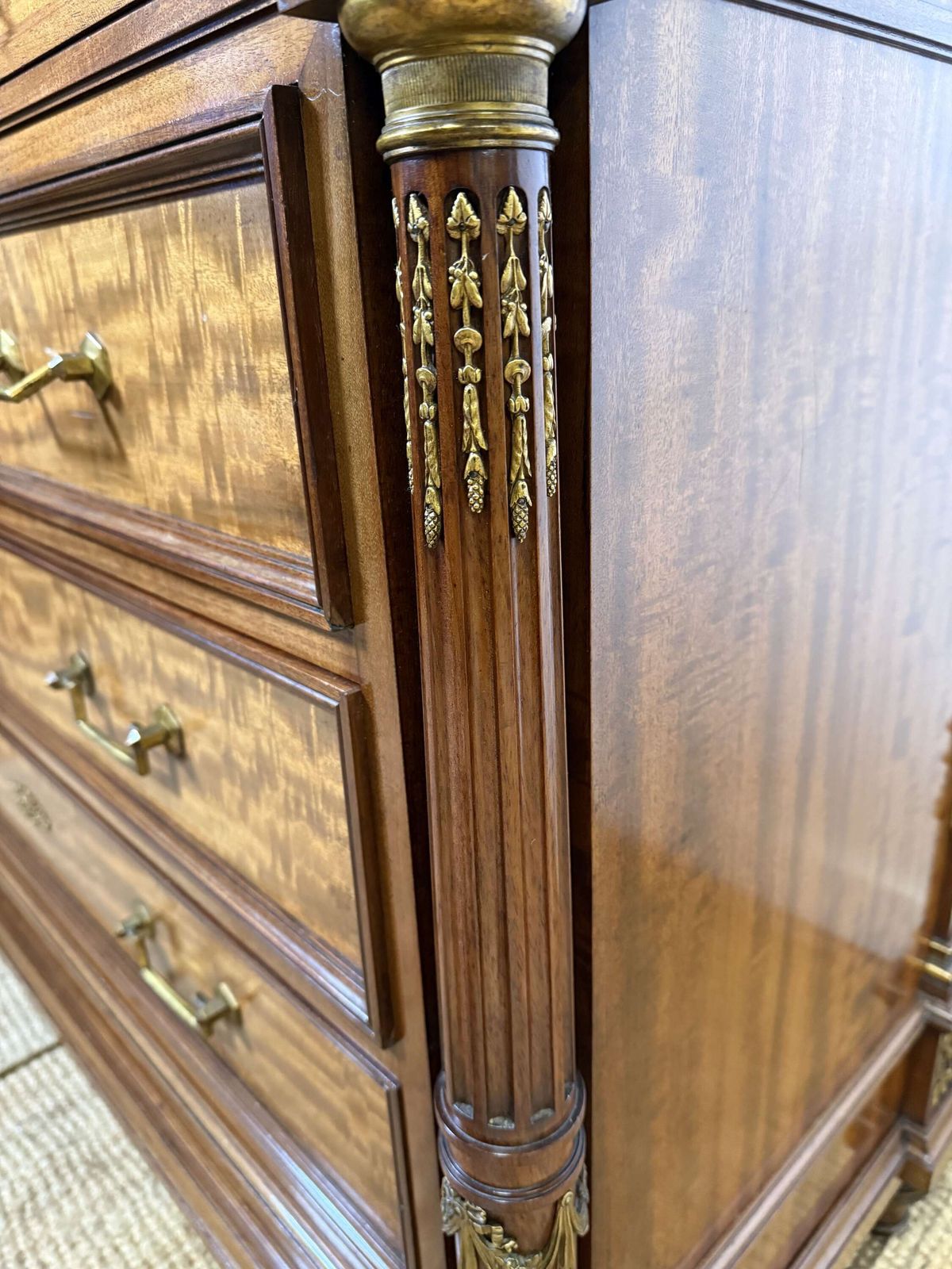 19th Century Mahogany Commode / Chest Of Drawers “ Mon Krieger “ photo vintage