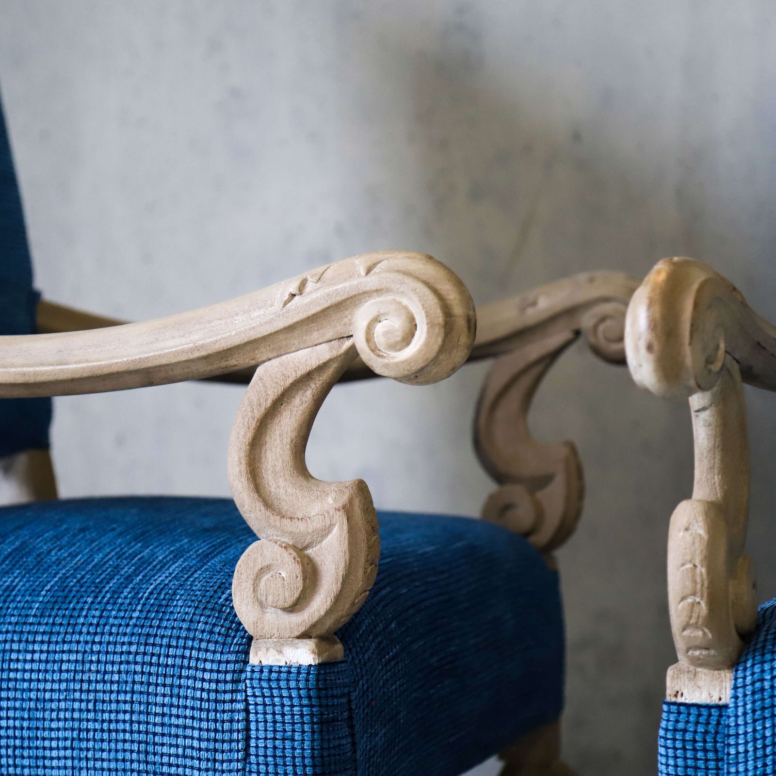 Pair Of 19th Century Dutch Carved Walnut Sculptural & High Back Armchairs   Reupholstered photo vinterior