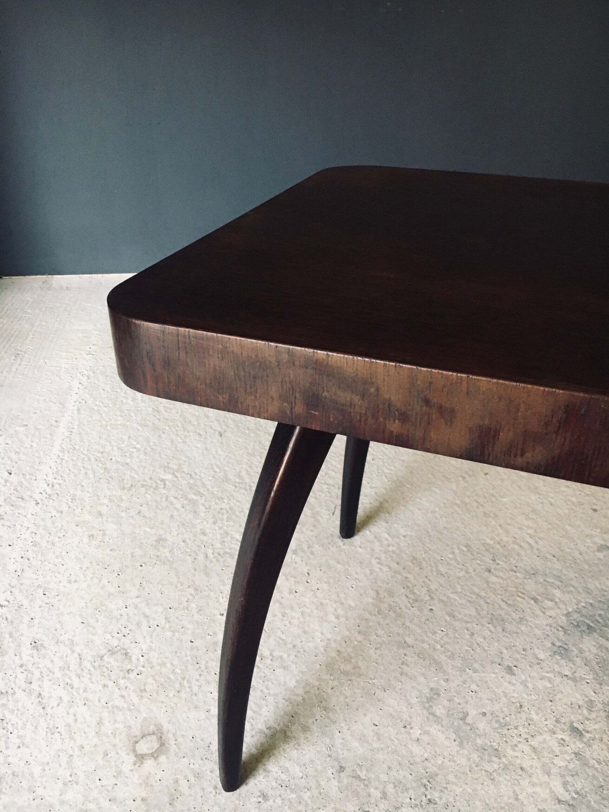 photo furniture Modernistisch Design Spinnentafel Van Jindrich Halabala, Jaren 1940, Tsjecho Slowakije