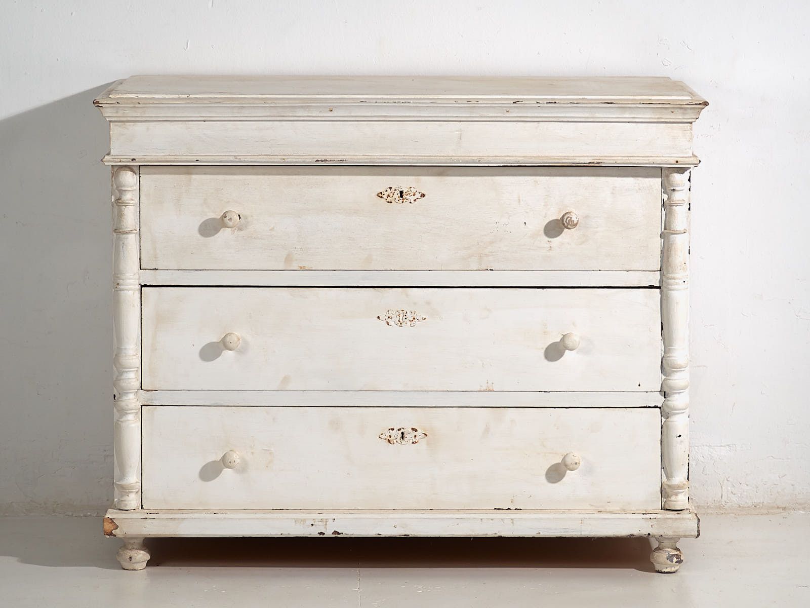 Antique White Chest Of Drawers (C.1900) photo Furniture