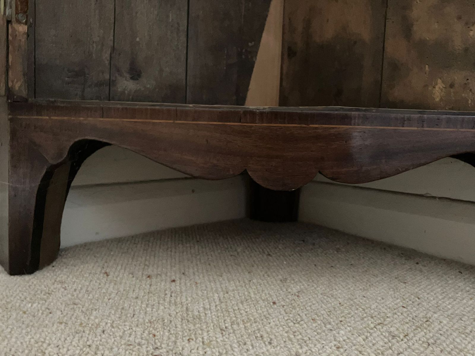 photo vinterior Late Georgian Mahogany Inlaid Corner Cabinet