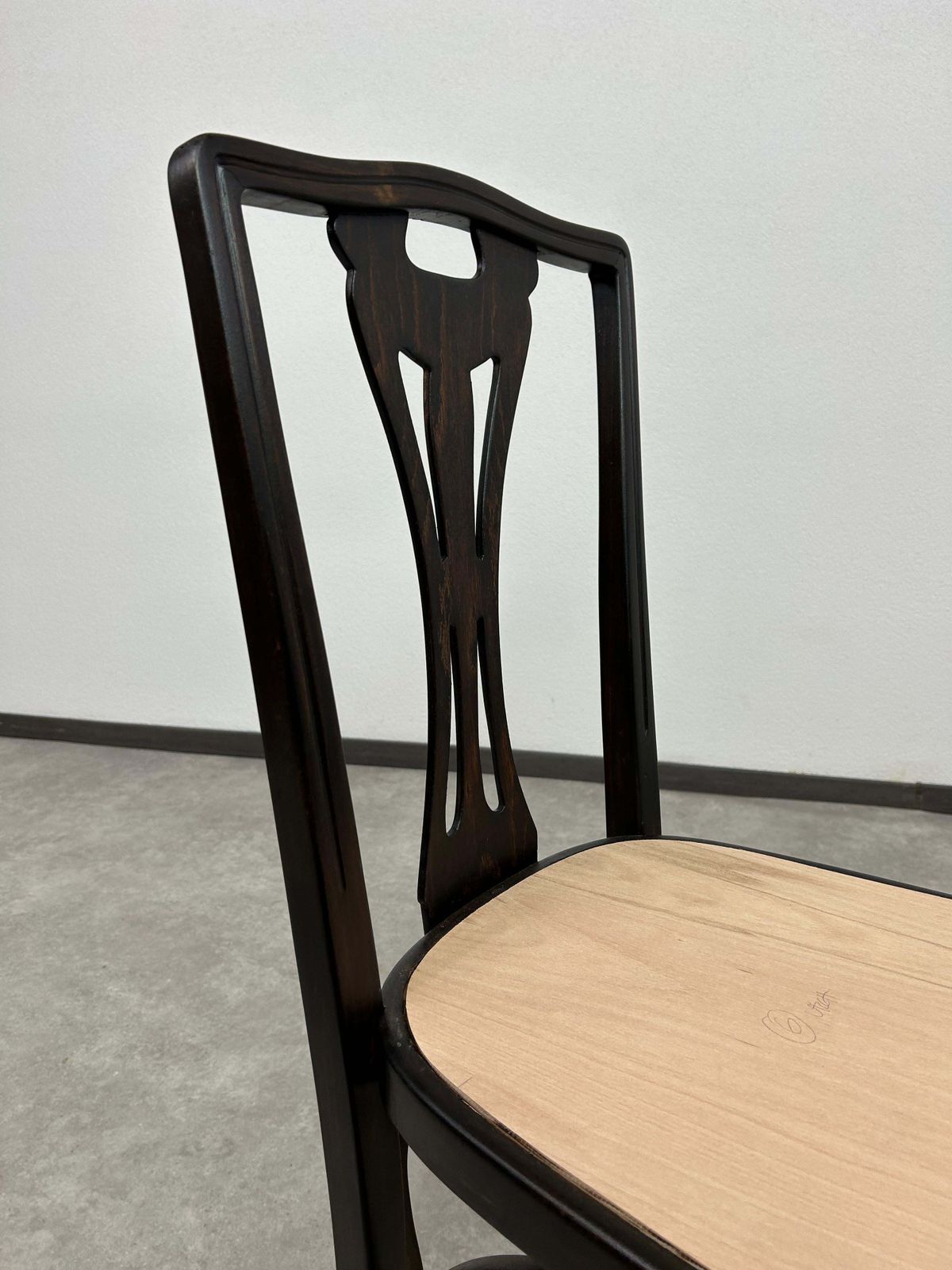 photo furniture Set Of 6 Dining Chairs No.319 By J&J Kohn