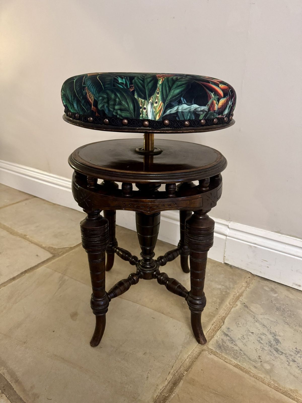 Fine Quality Antique Mahogany Revolving Piano Stool photo for sale
