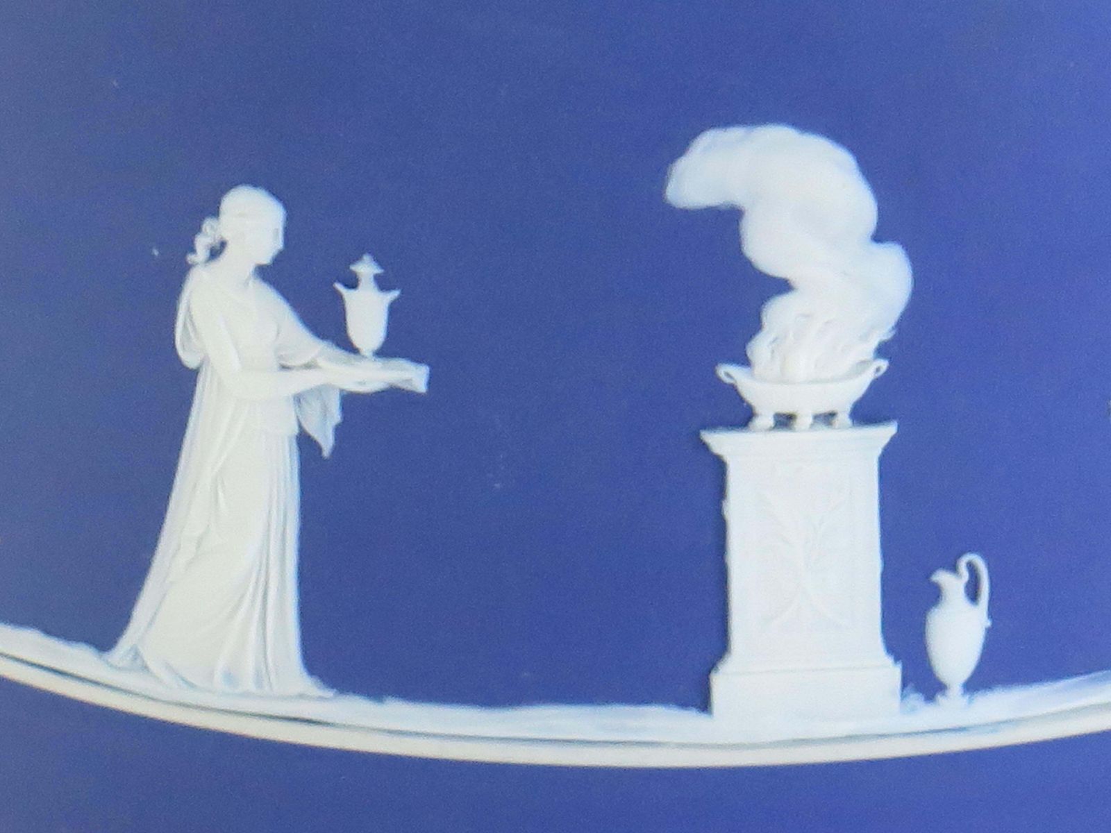 photo vintage Wedgwood Jasperware Jardiniere Classical Figures Fully Marked, Ca 1930s