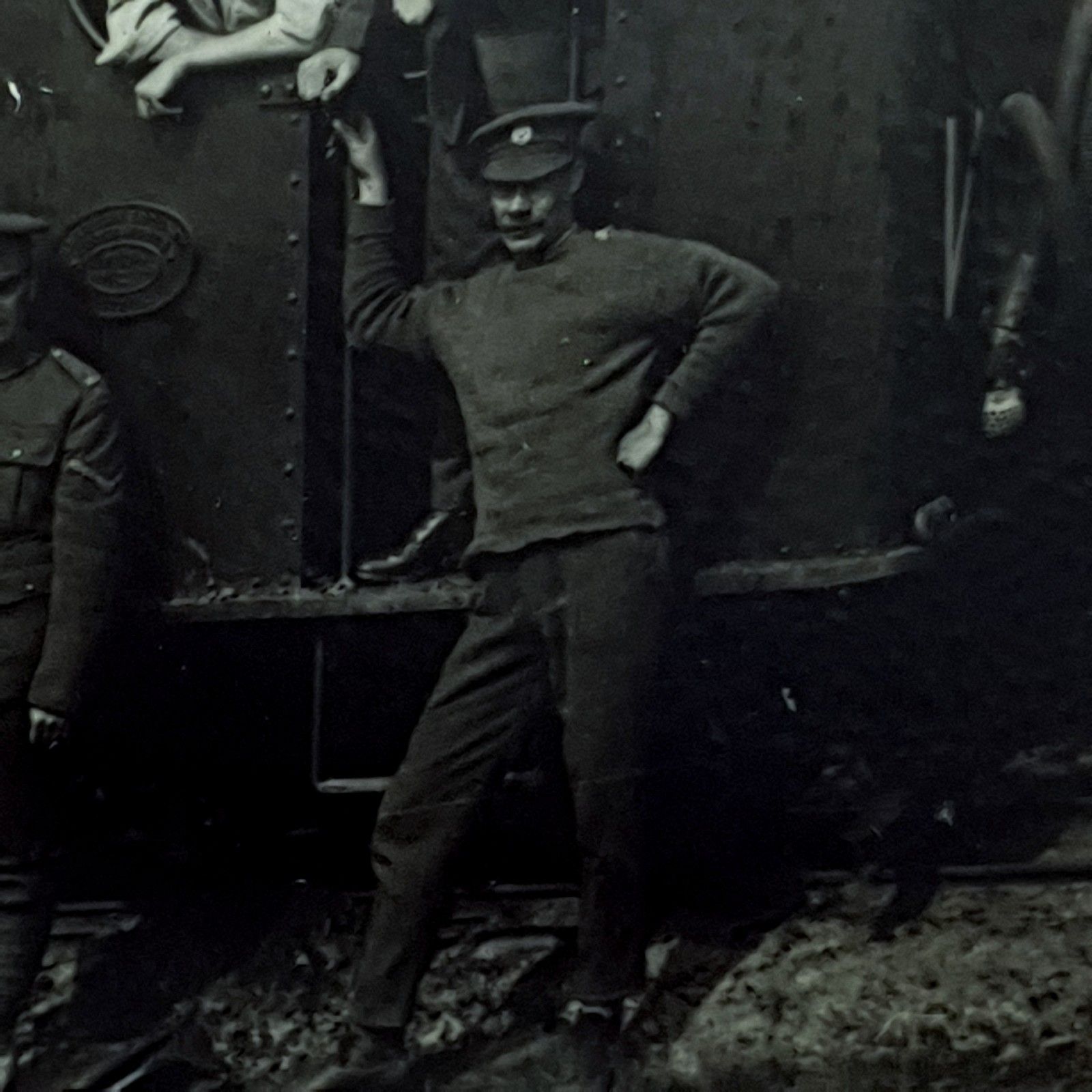 photo furniture Wwi Photo 8th Battalion Soldiers Possibly Post Office Rifles Framed Antique 1915