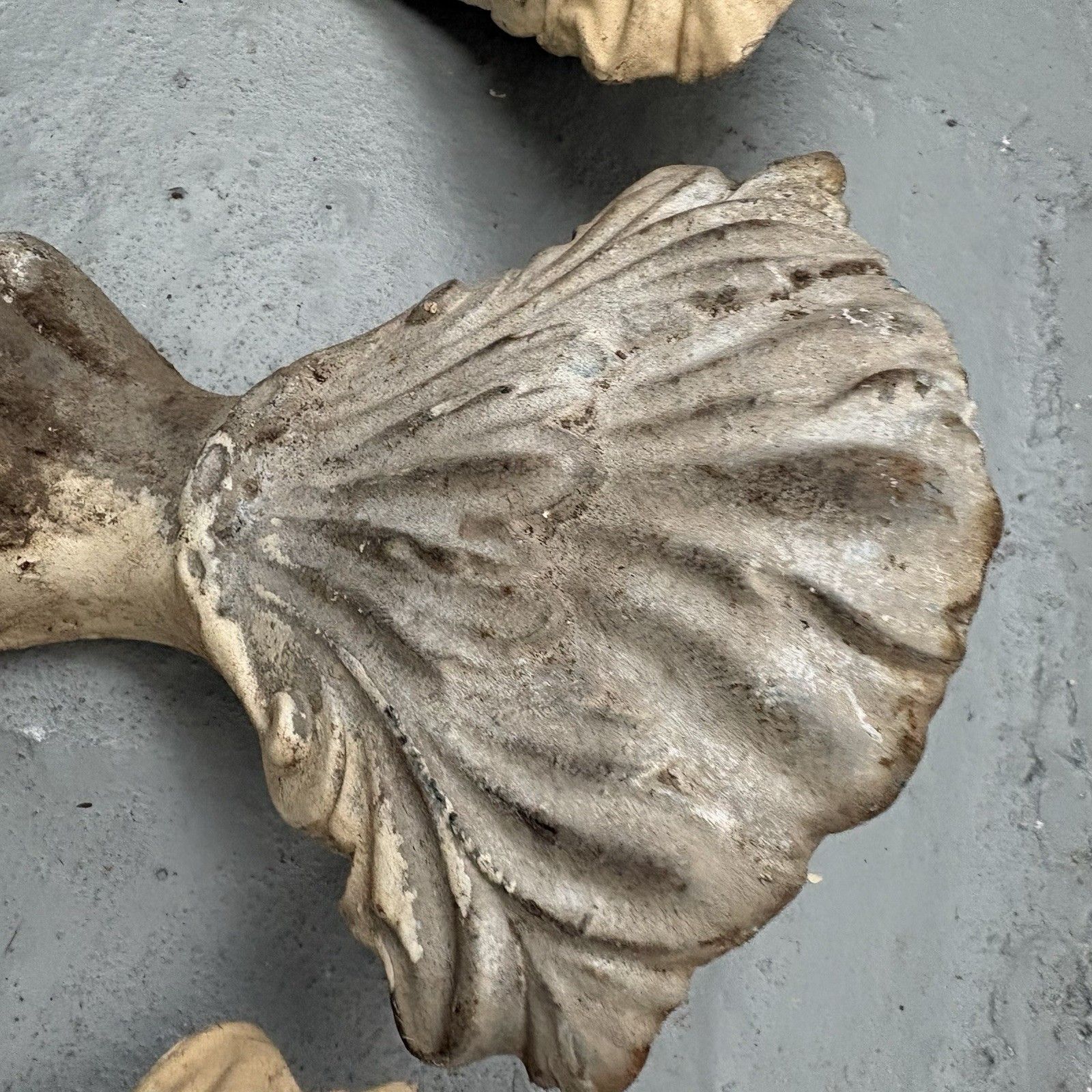 Set Four Antique Victorian Lion Paw Cast Iron Bath Feet photo vinterior