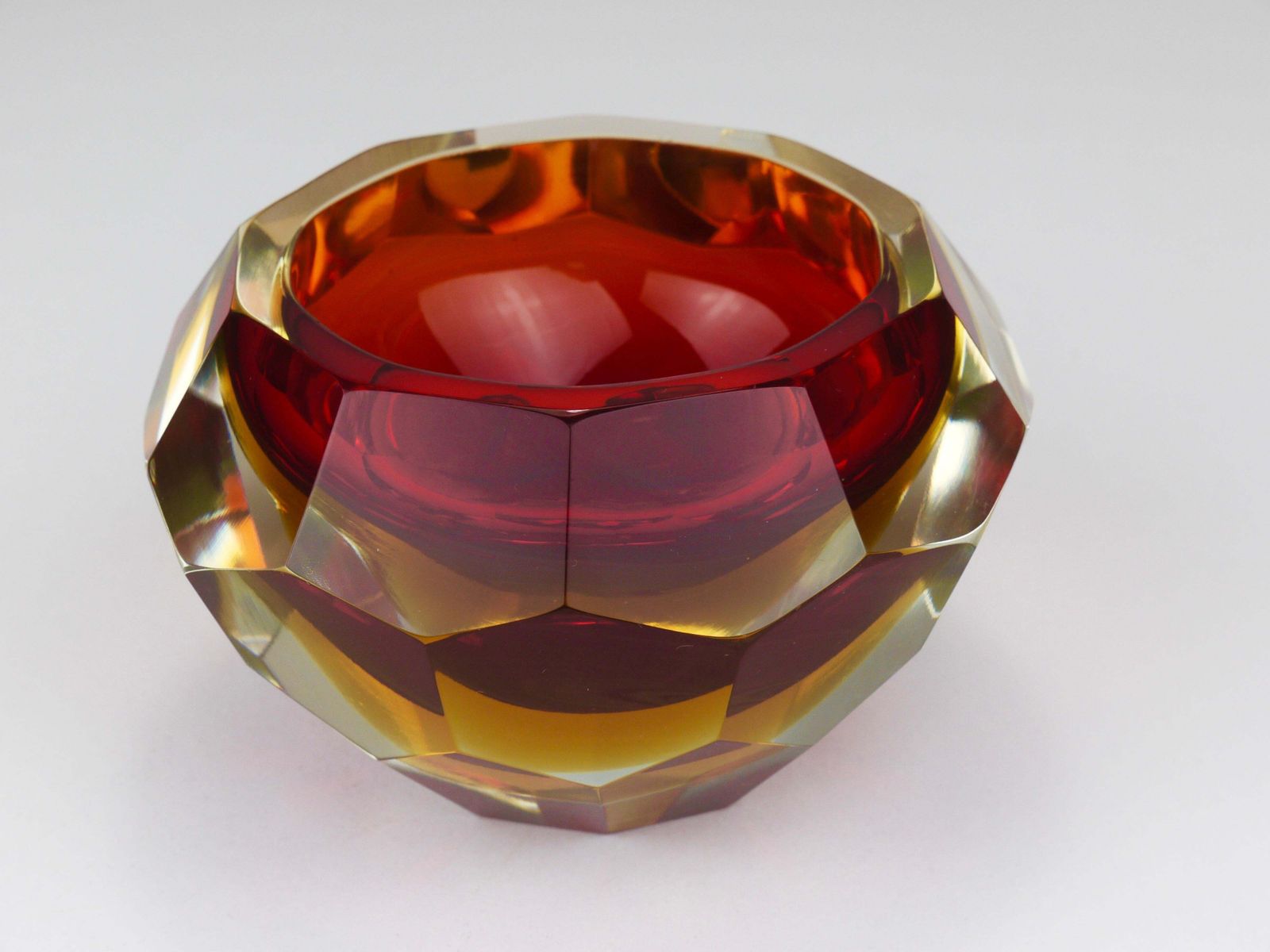 Mandruzzato Sommerso Faceted Caviar Murano Glass Diamond Bowl, Italy, 1960s photo vintage