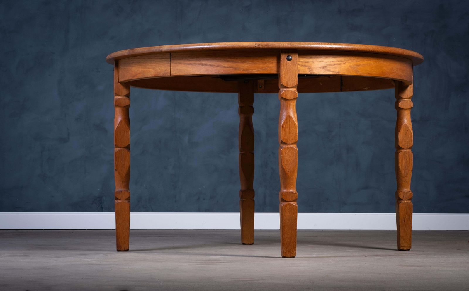 Brutalist Eettafel In Massief Eiken Van Henning Kjærnulf, Jaren 1970 photo for sale