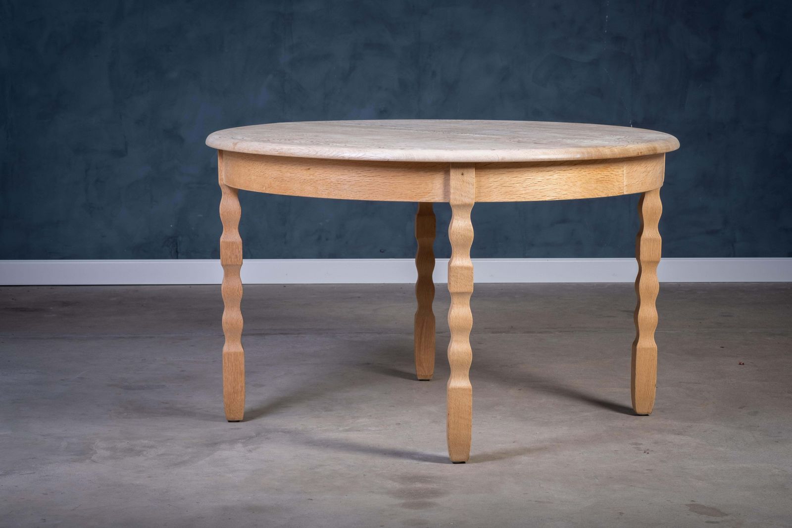 Brutalist Eettafel In Massief Eiken Van Henning Kjærnulf, Jaren 1970 photo furniture