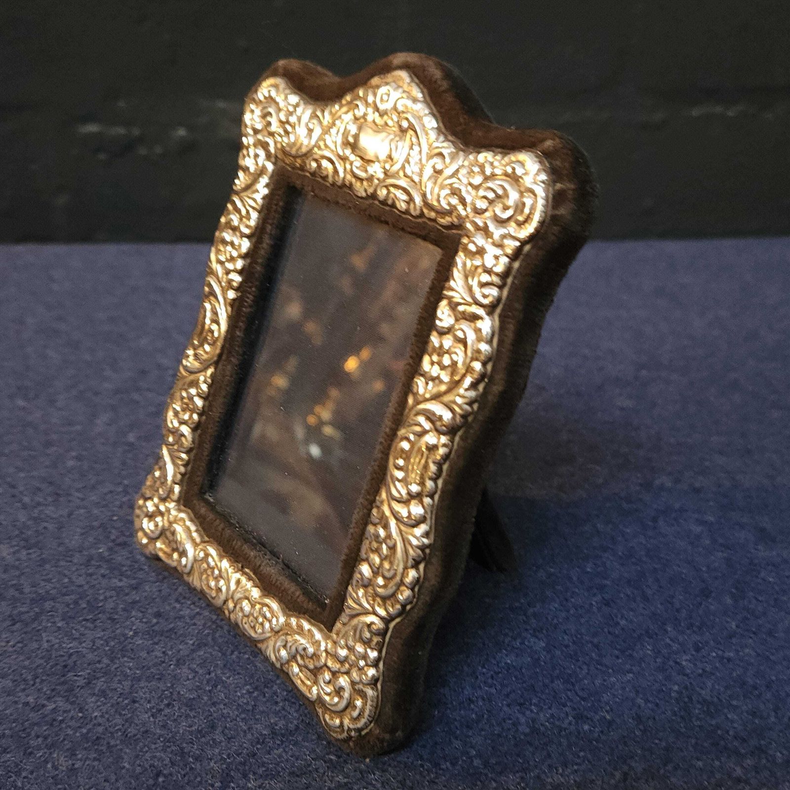 Hallmarked Silver Photograph Frame, Sheffield, Walker & Hall, 1986 photo Home Decor