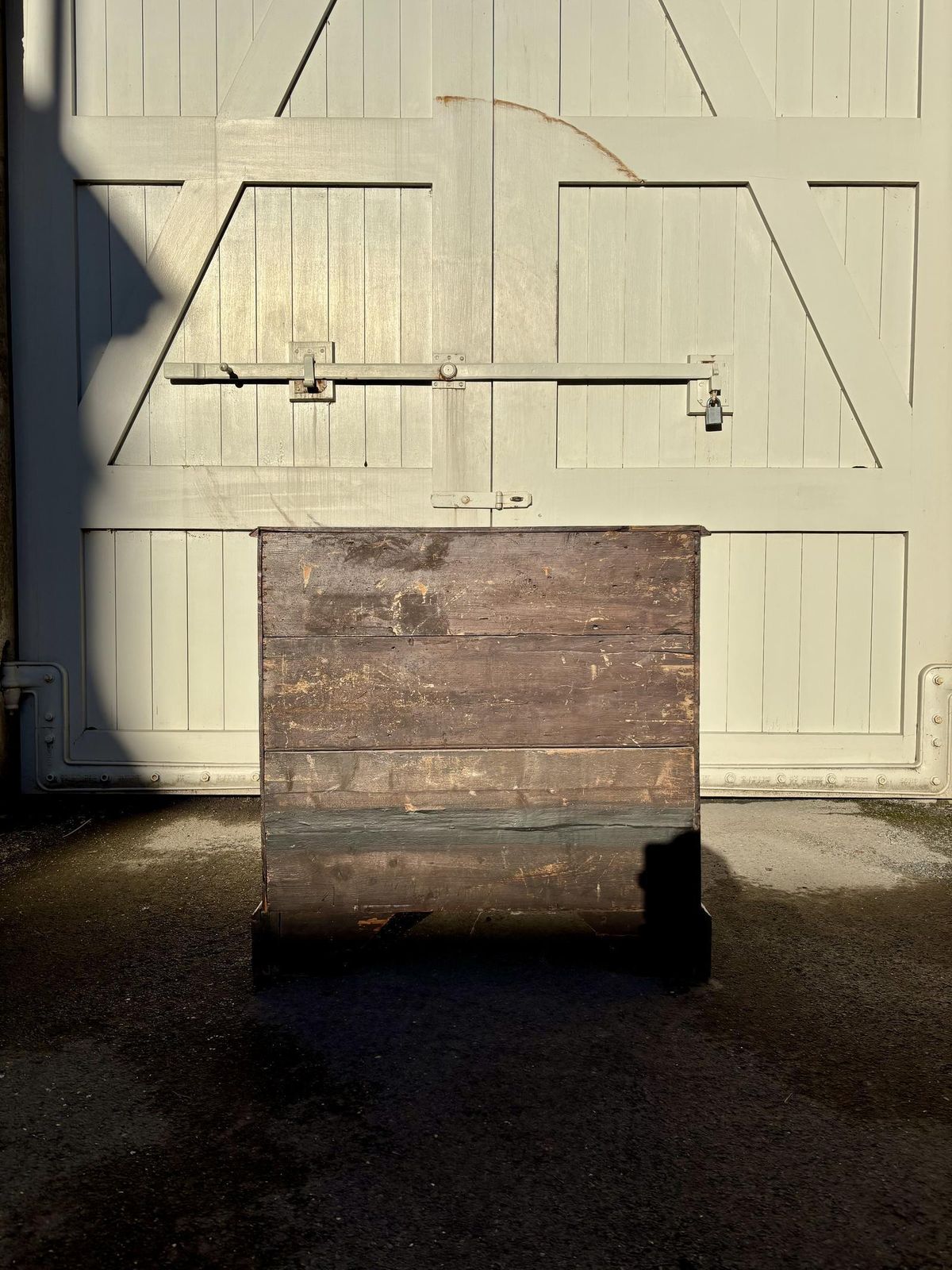 George III Satin Wood Chest Of Drawers With Walnut Cross Banding photo vinterior