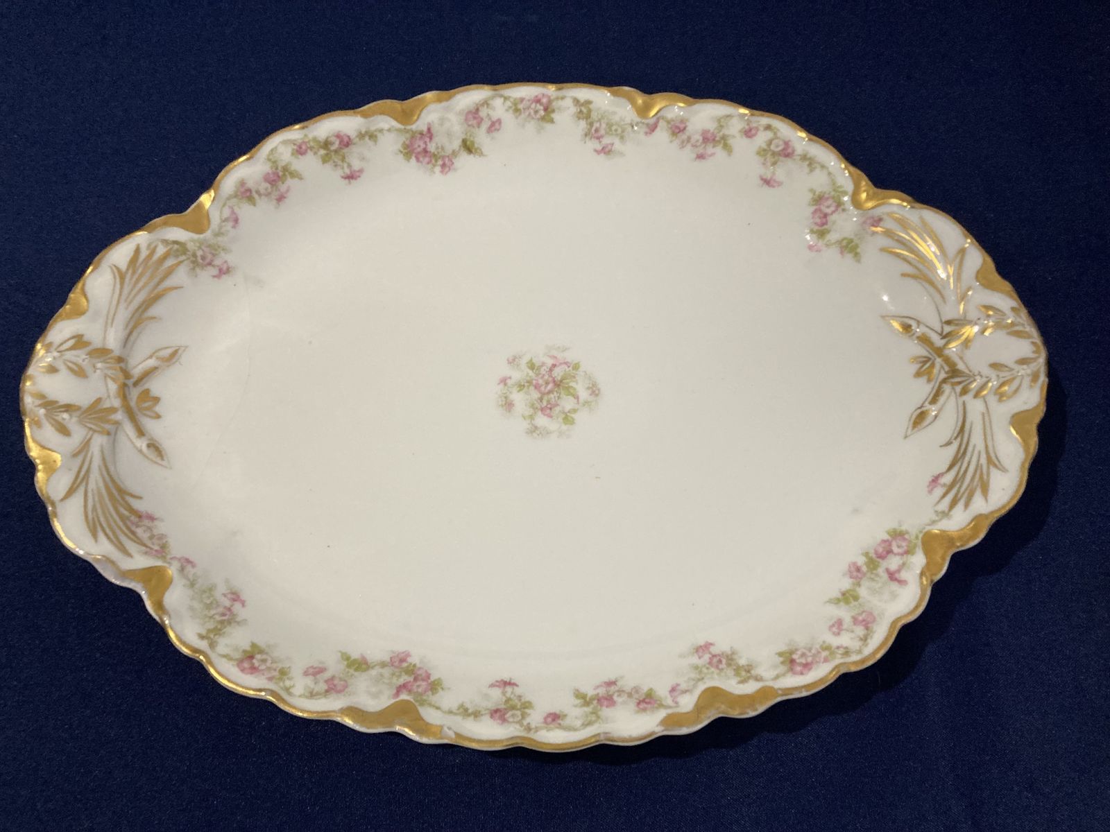 photo furniture Antique Haviland Limoges Pink Roses, Gold Laurel Wreaths Dinner Set