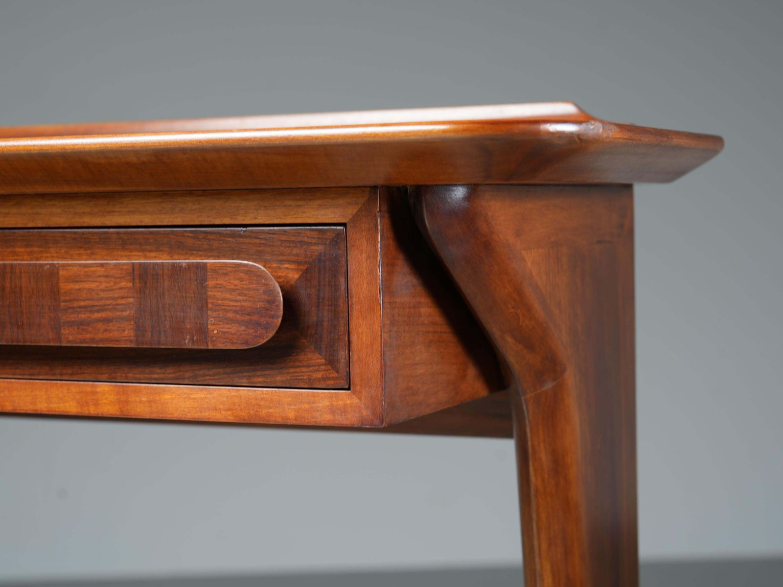 photo for sale Ico Parisi Console In Walnoot En Kersenhout, Italië, Ca. Jaren 1950