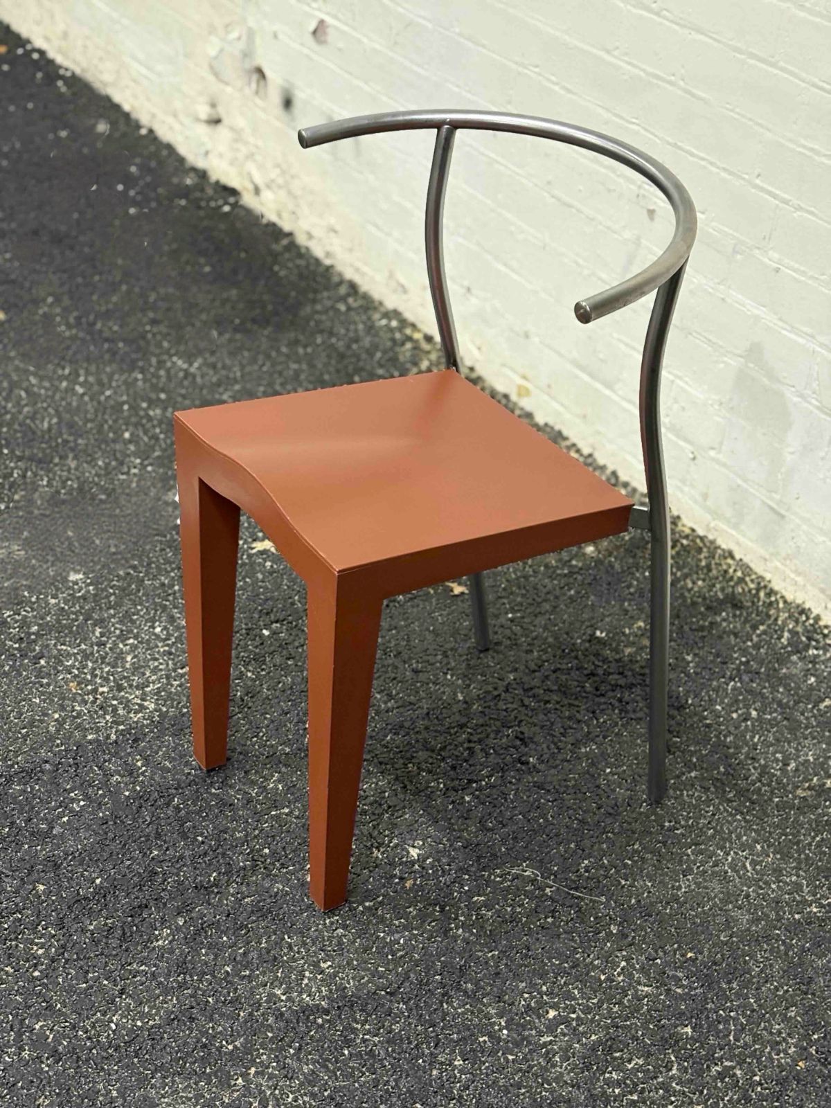 photo vinterior Pair Of Vintage Phillipe Stark For Kartell DR Glob Chairs