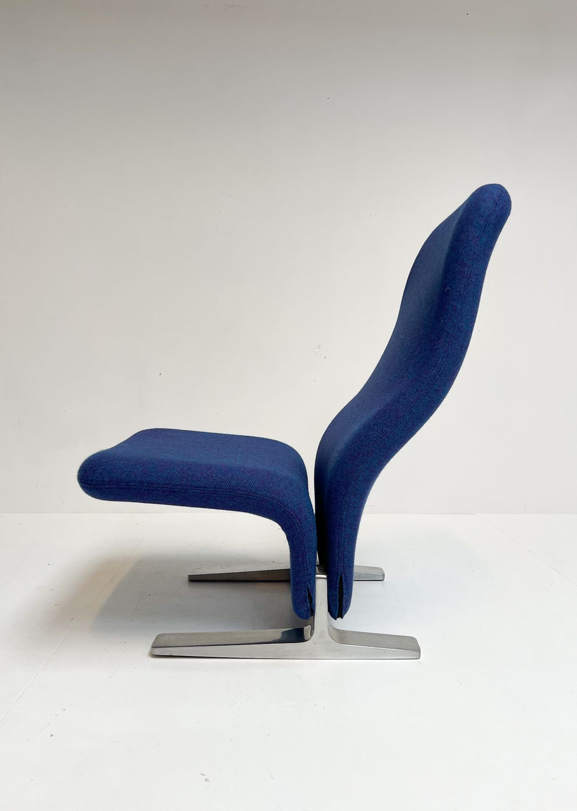 photo for sale Reupholstered Artifort Concorde F780 Armchair, 1960s