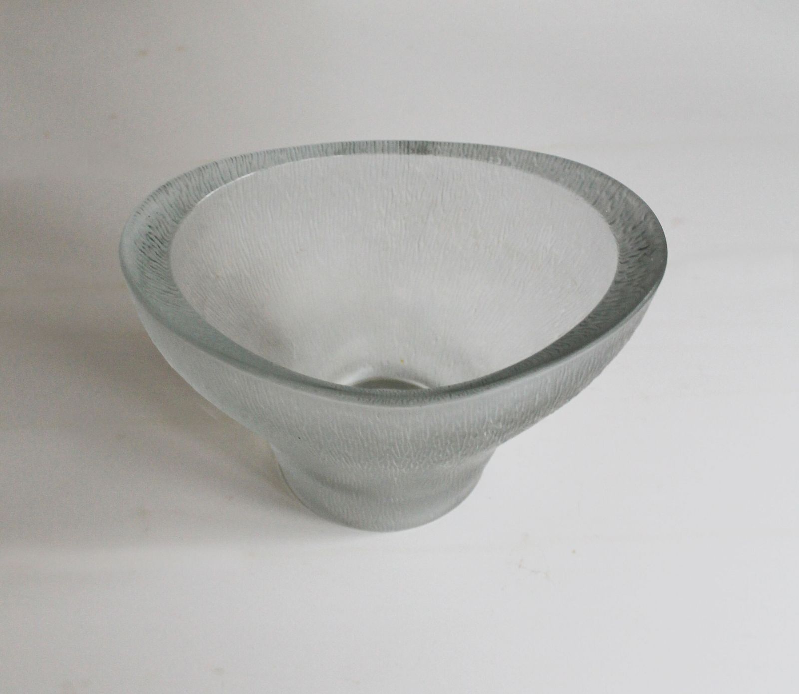 1962 “Eye Bath” Bowl By Frantisek Vizner For Rudolfova Hut photo vinterior