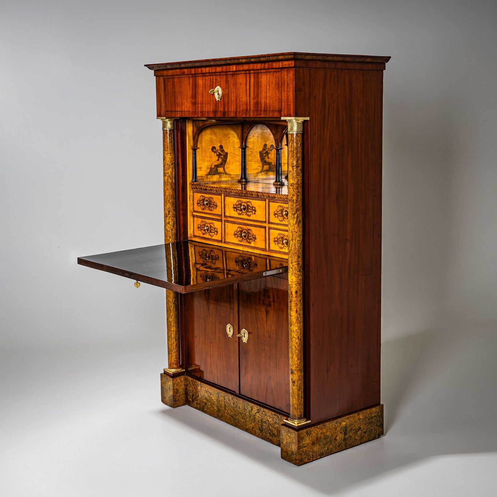 photo vintage Biedermeier Secretaire Met Transferdecoratie, Johann Georg Hiltl (1771–1845), München, Ca. 1825