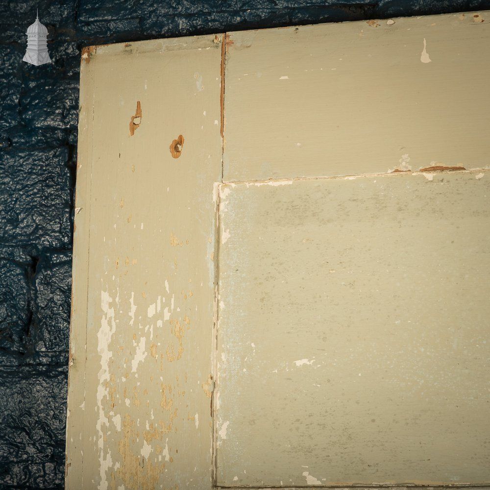 photo vinterior Six Panel Door, White And Green Distressed Paint