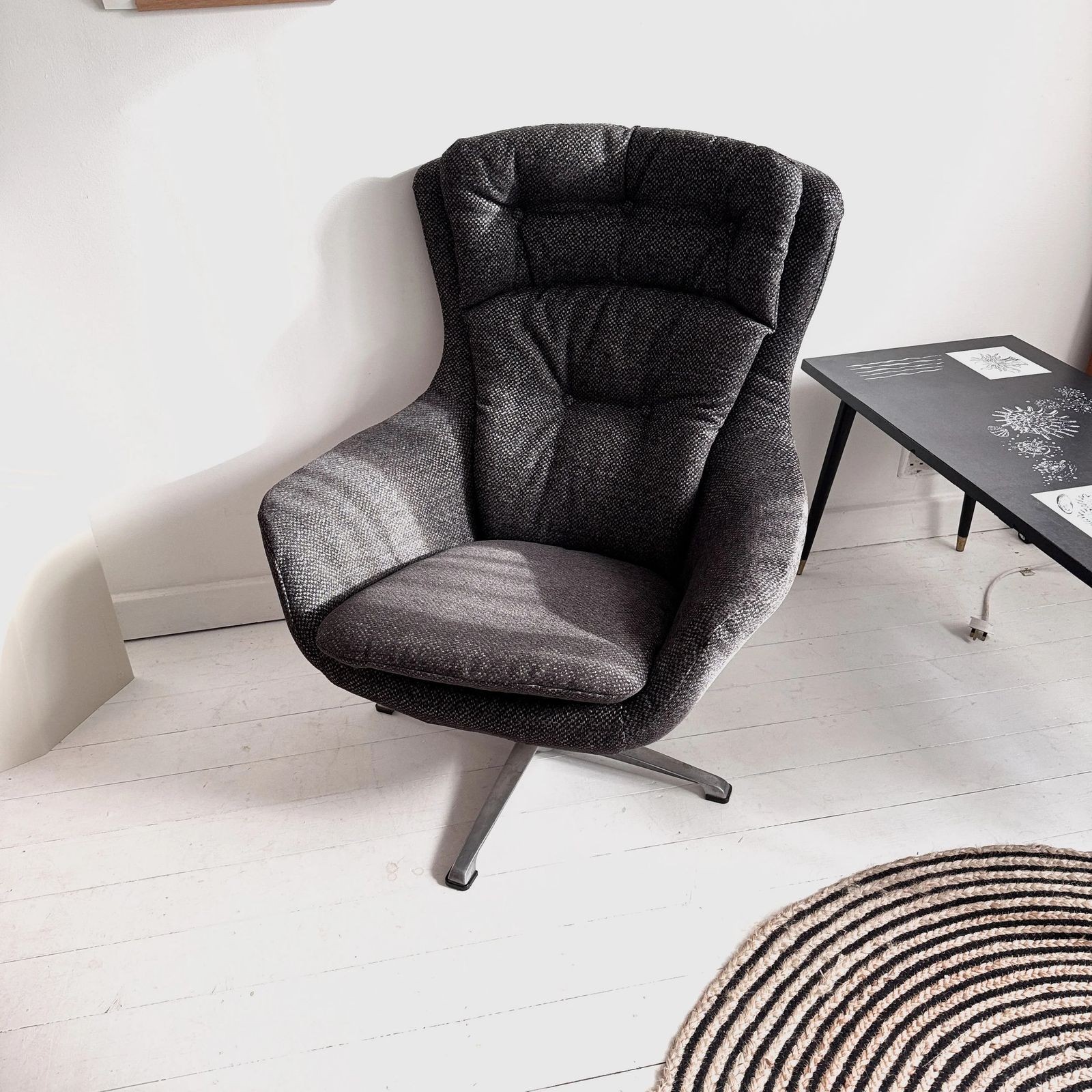 Vono Grey Herringbone Wool Egg Chair, 60s Midcentury Modernist By Frank Wardle photo for sale
