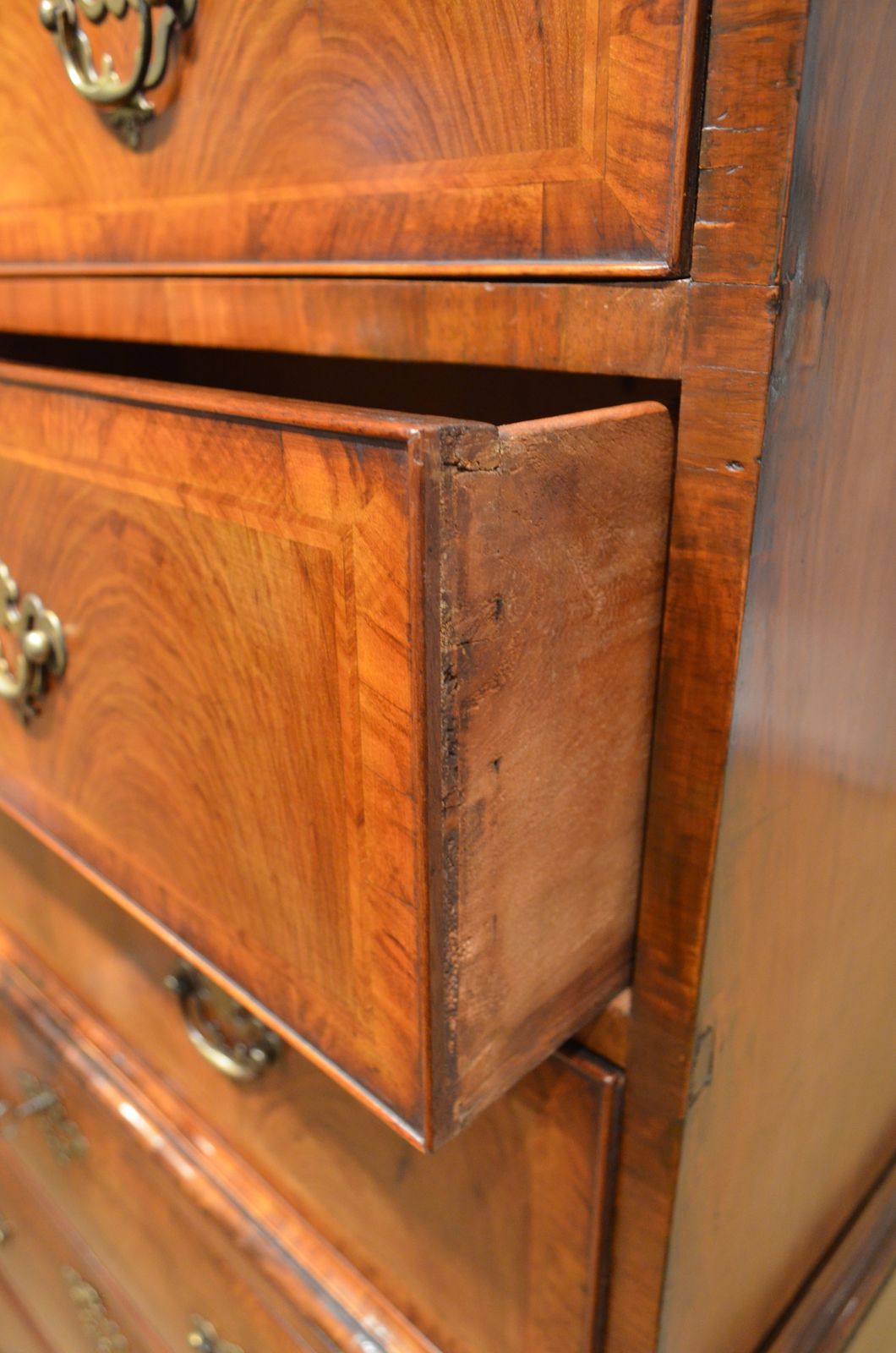 photo vinterior Beautiful George I Walnut Chest On Chest
