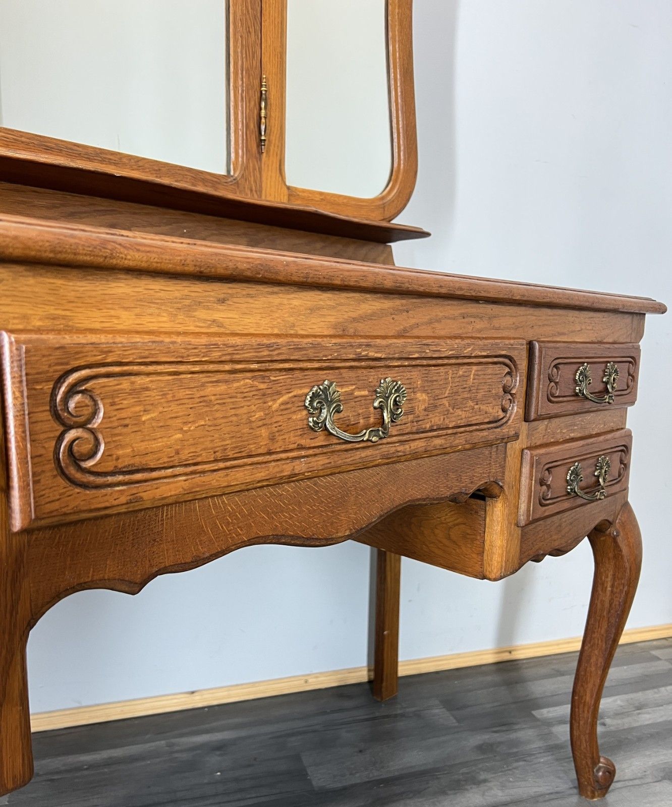 Furniture Vintage Dressing Table With Mirror French Oak Louis Vanity Table Makeup Lot 4559 photo