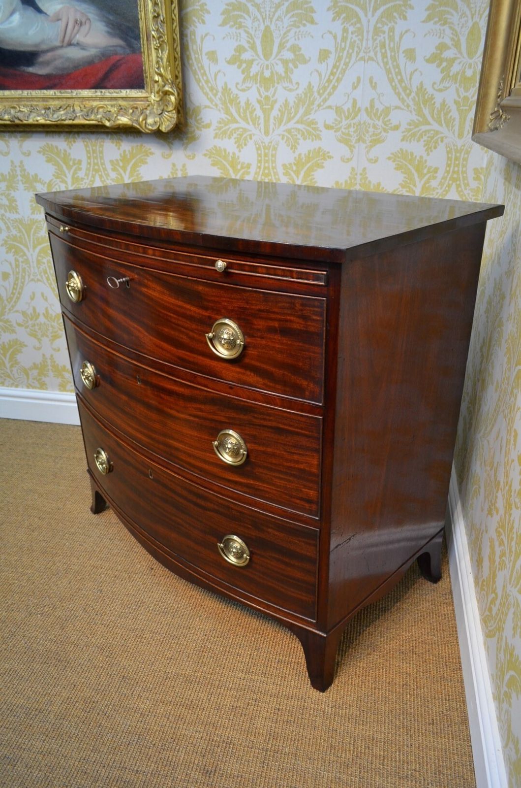 photo furniture A Beautiful Regency Mahogany Bowfronted Chest Of Drawers