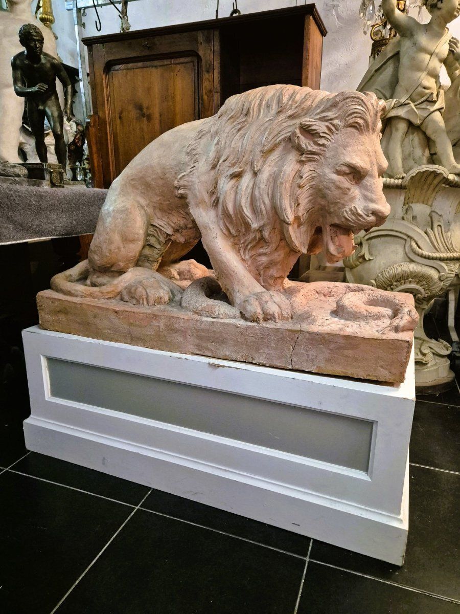 Pair Of Terracotta Lions On A Base, 19th Century photo Art
