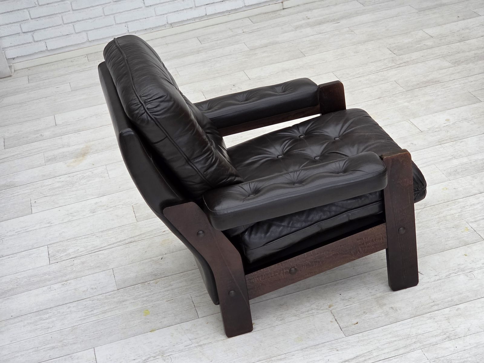 photo furniture 1970s, Danish Armchair, Brown Furniture Leather, Oak Wood.