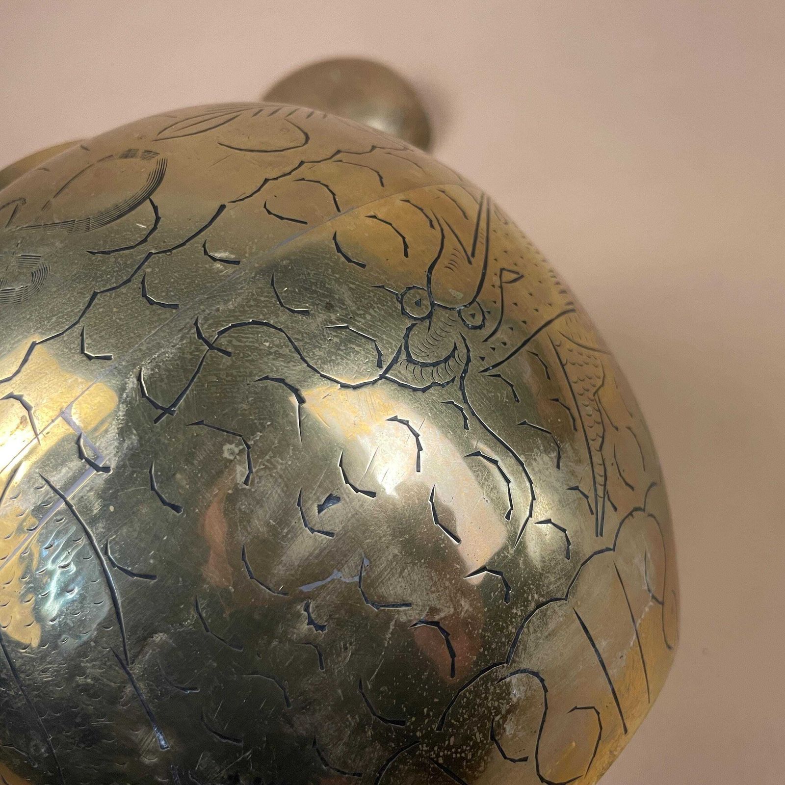 65.0 Gold Brass Oriental Chinese Vase Decorative Pot Antique Asian Pattern Decorative Vintage Engraved Traditional Lidded Lid Round Patterned photo