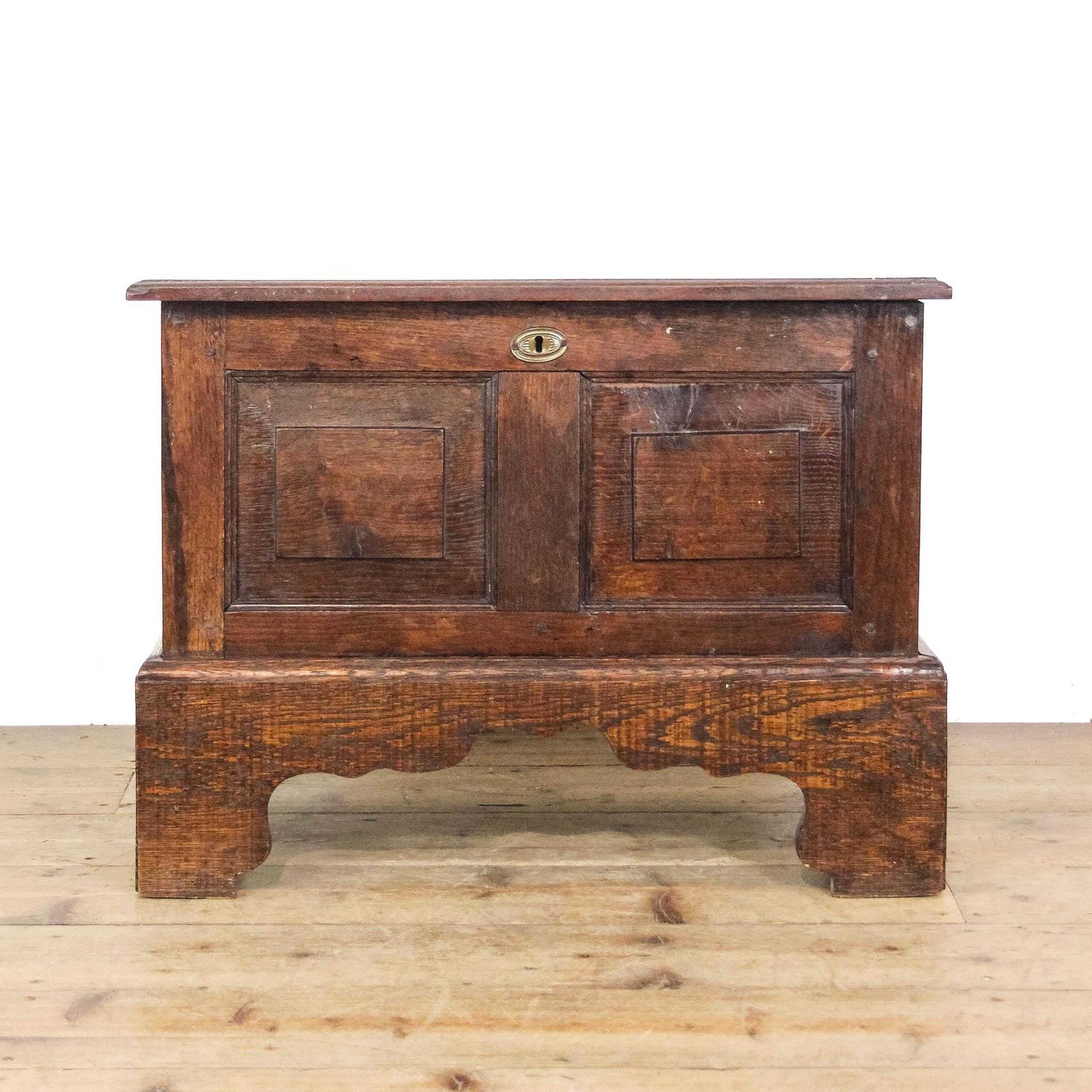 Early 20th Century Oak Coffer Bach | Antique Furniture | Antique Trunk | Antique Storage | Antique Blanket Box | Welsh Antique (M 6527 )