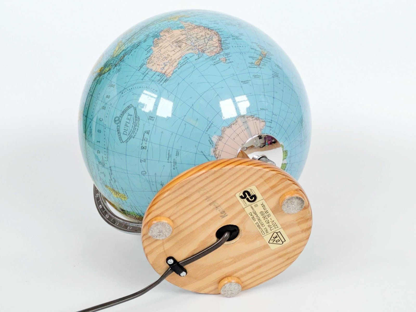 photo vintage Vintage 1980s Columbus Duplex Illuminated Globe: Political & Physical Map, Pine Wood Base, European Plug