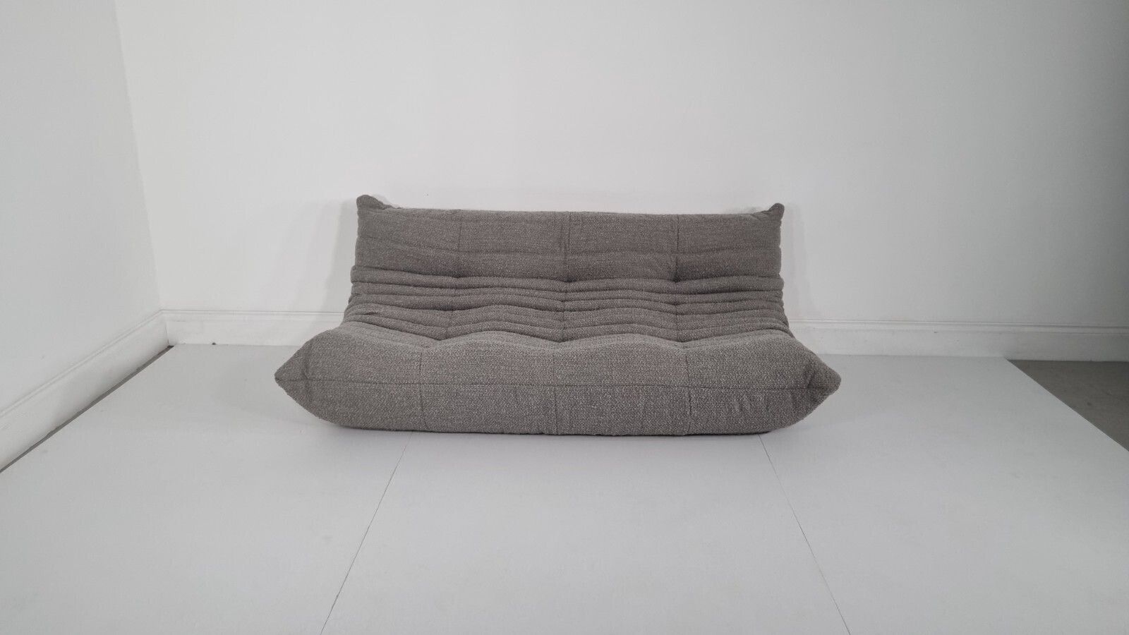 Ligne Roset Togo 3 Seater In Grey Boucle Immaculate Condition photo vinterior