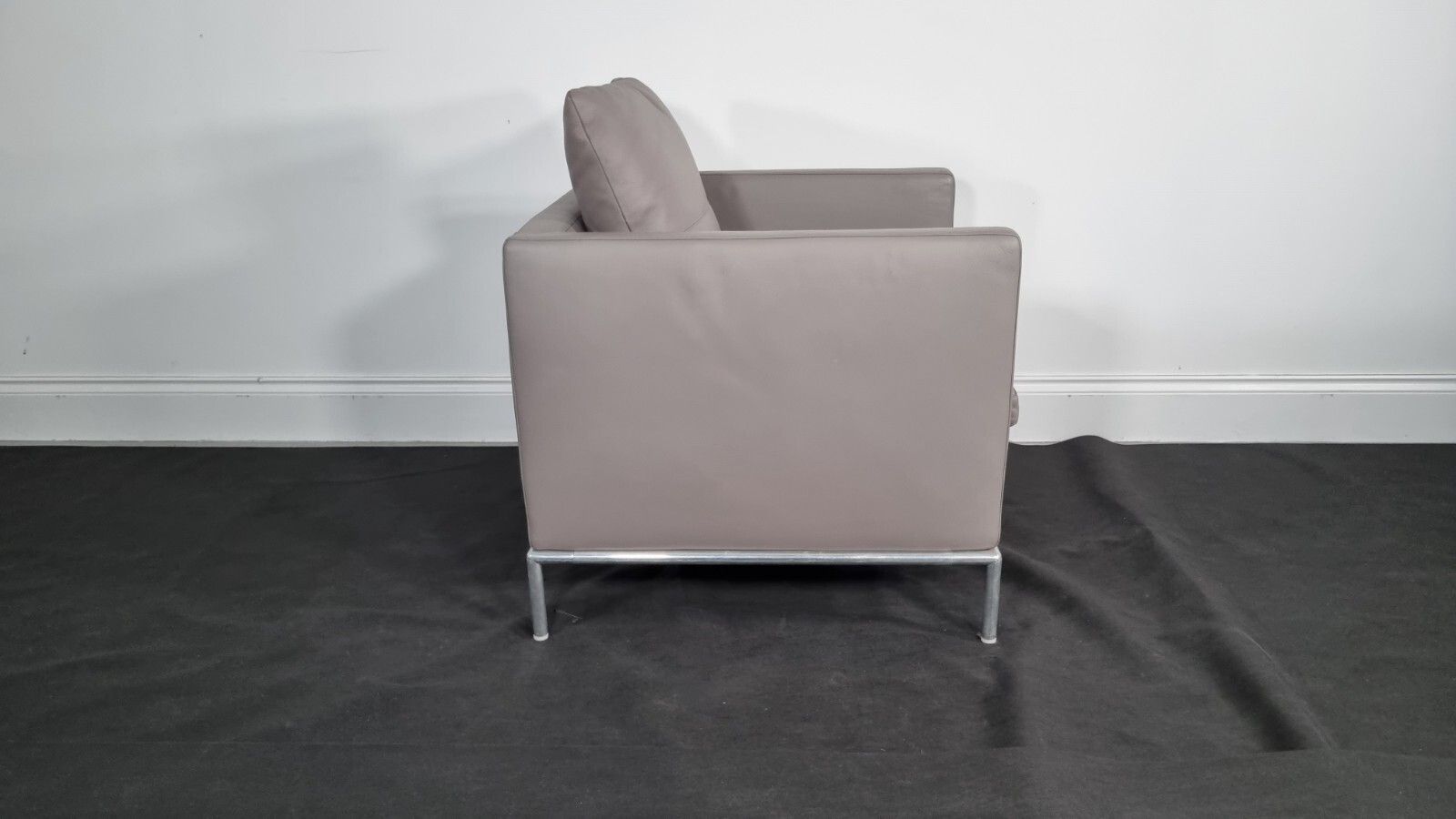 Bb Italia George Chair In Soft Grey Leather (Item3) Very Good Condition photo buy