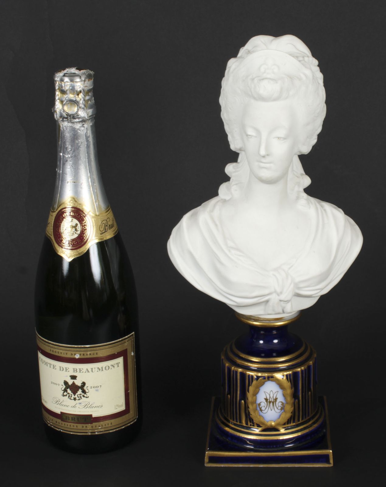 photo vintage Antique Sevres  Bisque Porcelain Bust Marie Antoinette 19th C